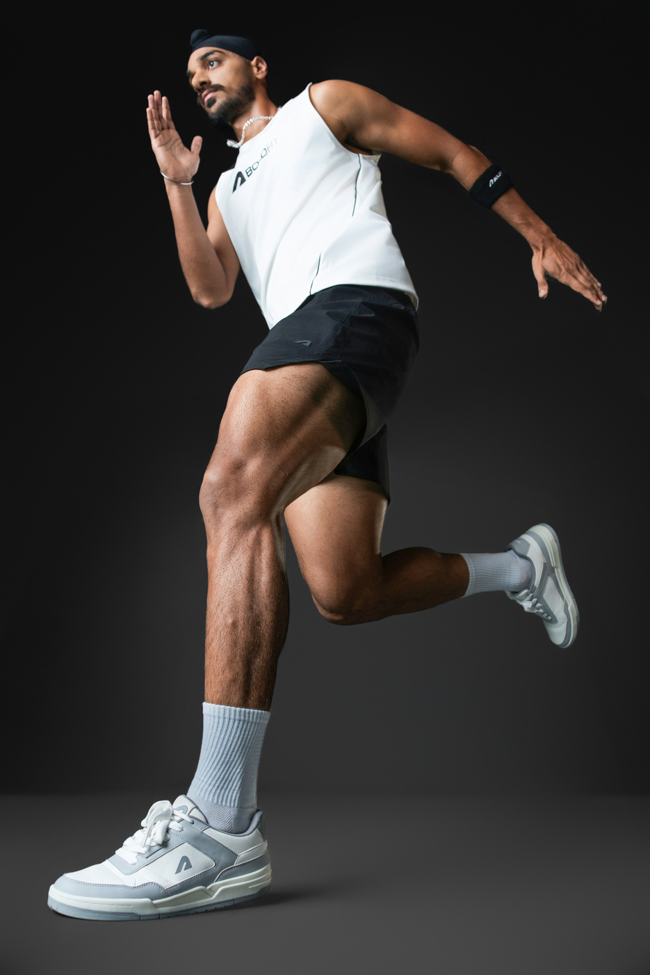 BOLDFIT athlete running in gear